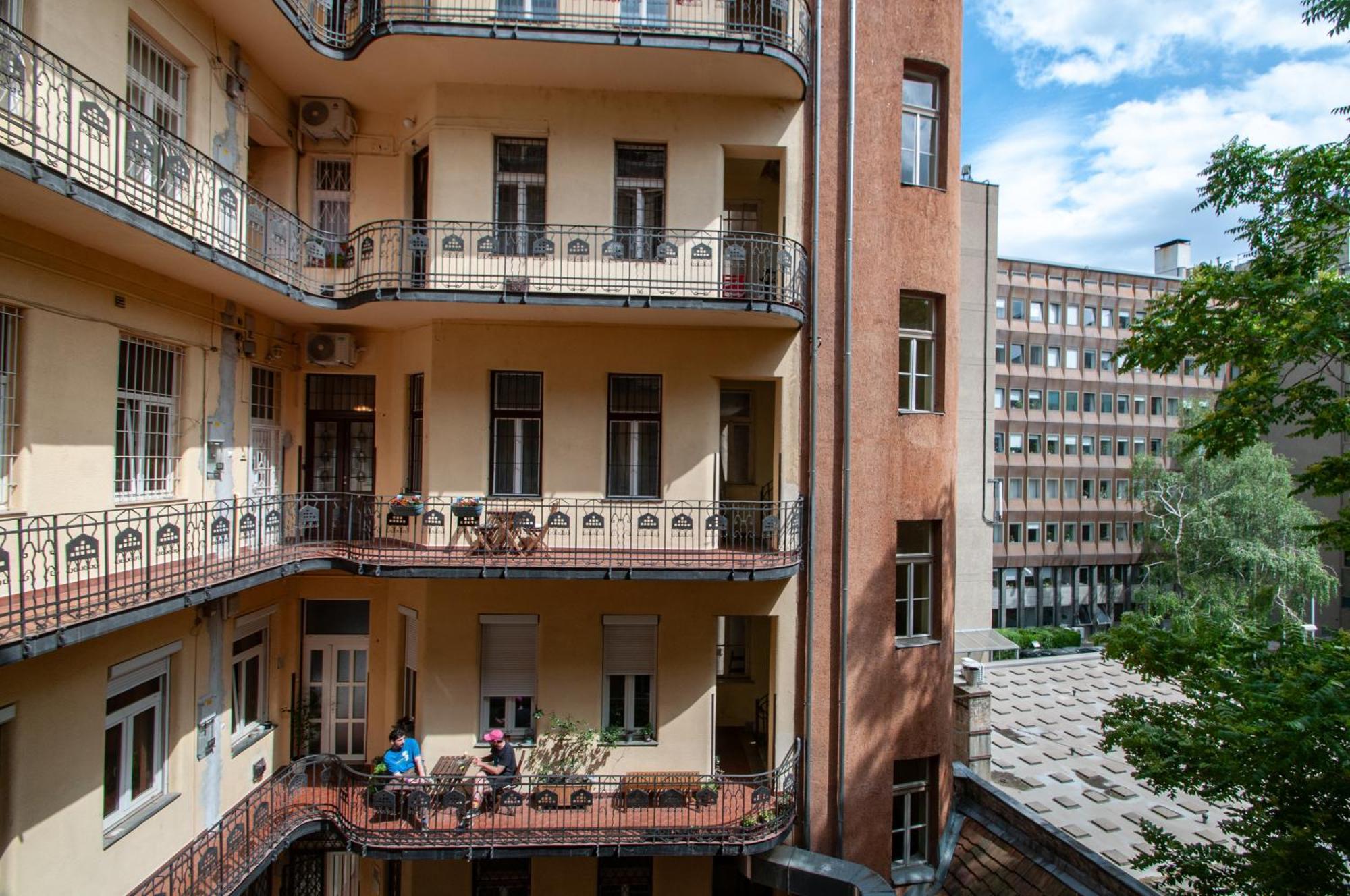 Spacious Family Suite Along River Side, In The Heart Of Buda Budapest Bagian luar foto