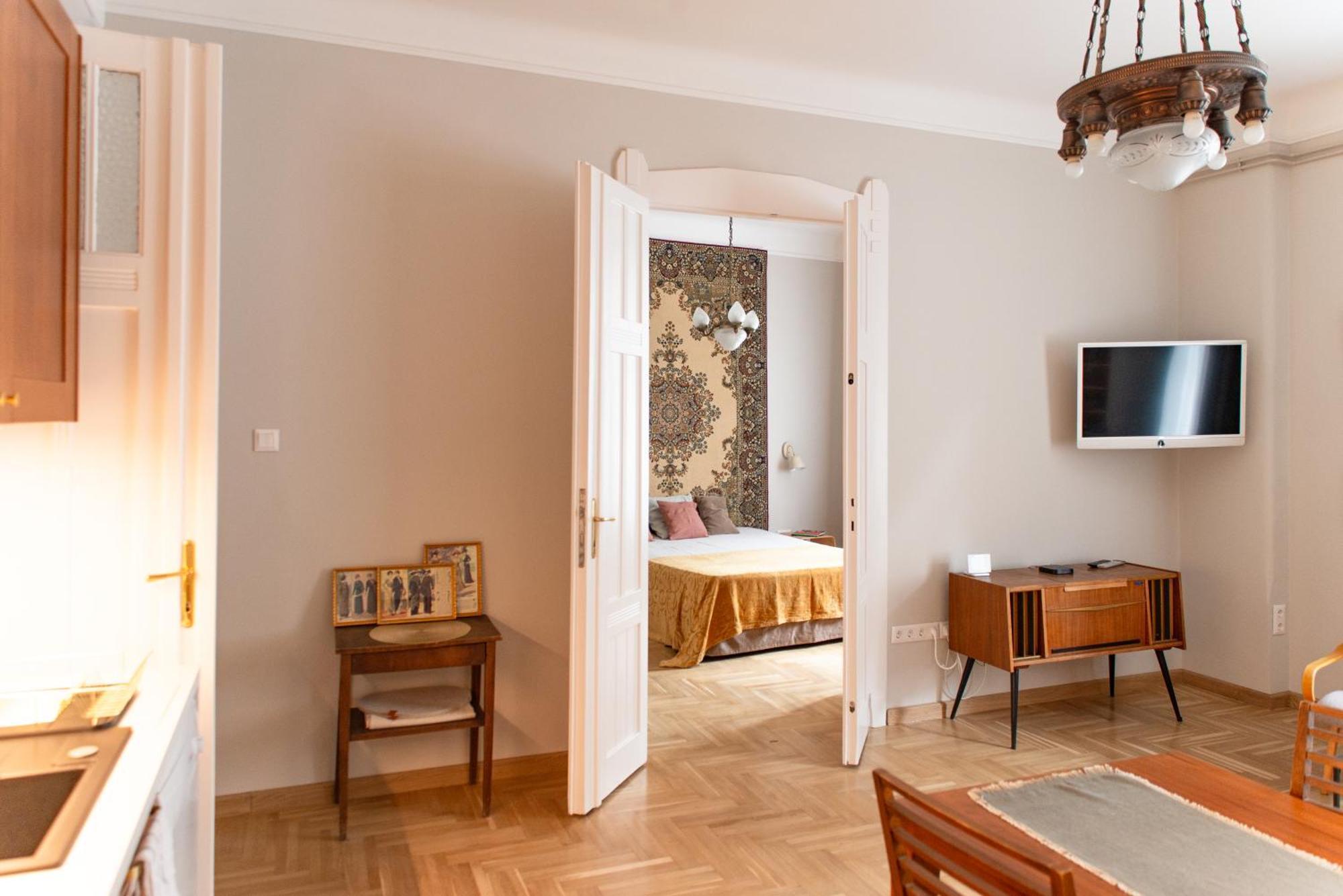 Spacious Family Suite Along River Side, In The Heart Of Buda Budapest Bagian luar foto